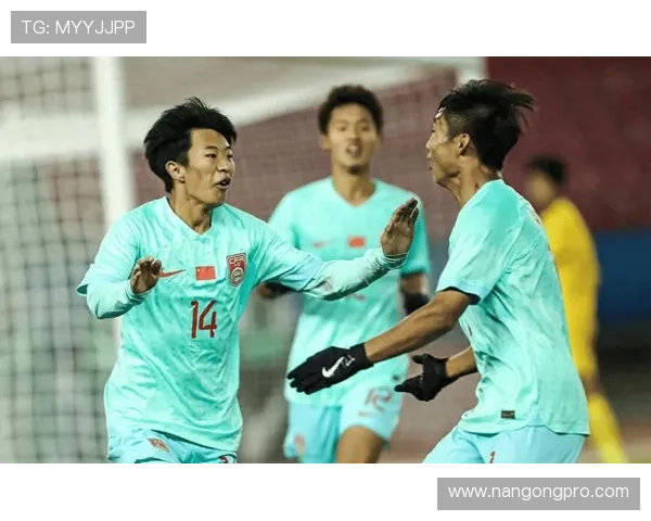 亚洲杯赛程揭晓，各国球队备战迎接最强对决，谁能捧起冠军奖杯成焦点