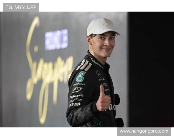 梅赛德斯与红牛激烈角逐F1赛季冠军赛最新动态