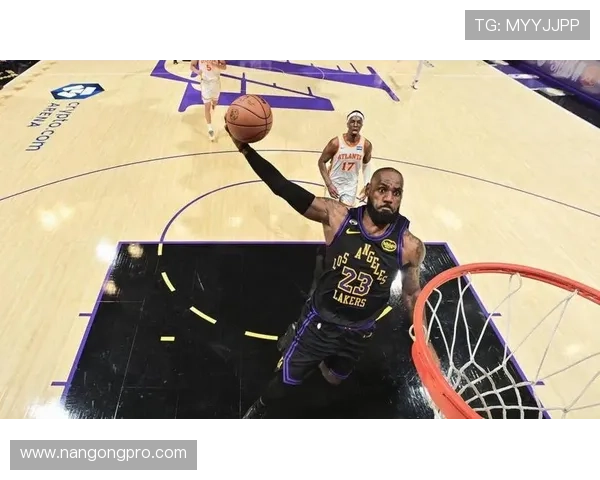 篮网大胜勇士勇士阵容调整不力詹姆斯复出助湖人胜太阳